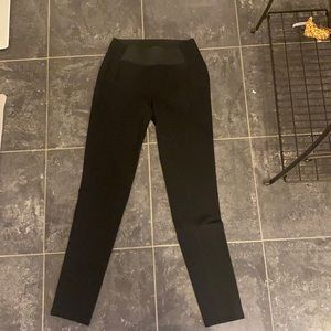 Black size small leggings w front seam